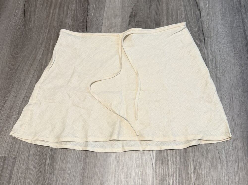 VRG GRL Size 6 Cream 100% Linen Wrap Mini Skirt Tie Waist Coastal Summer